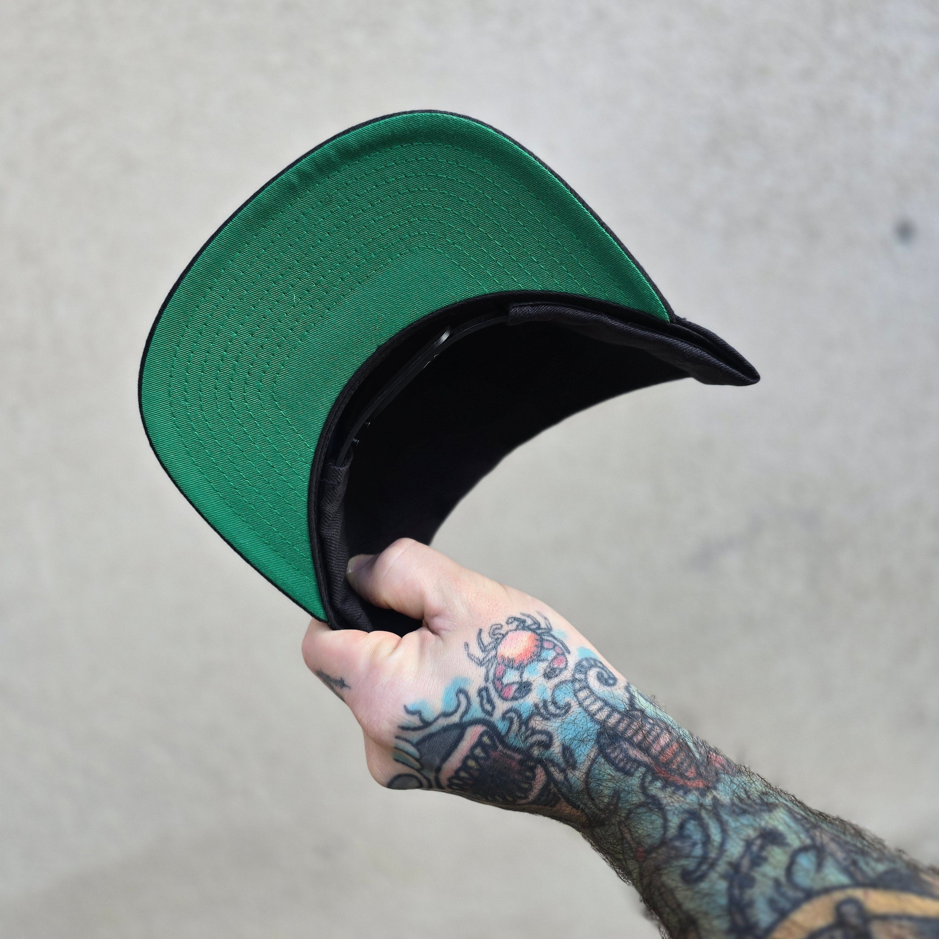 "kurwa" Cap - Black/Green Edition